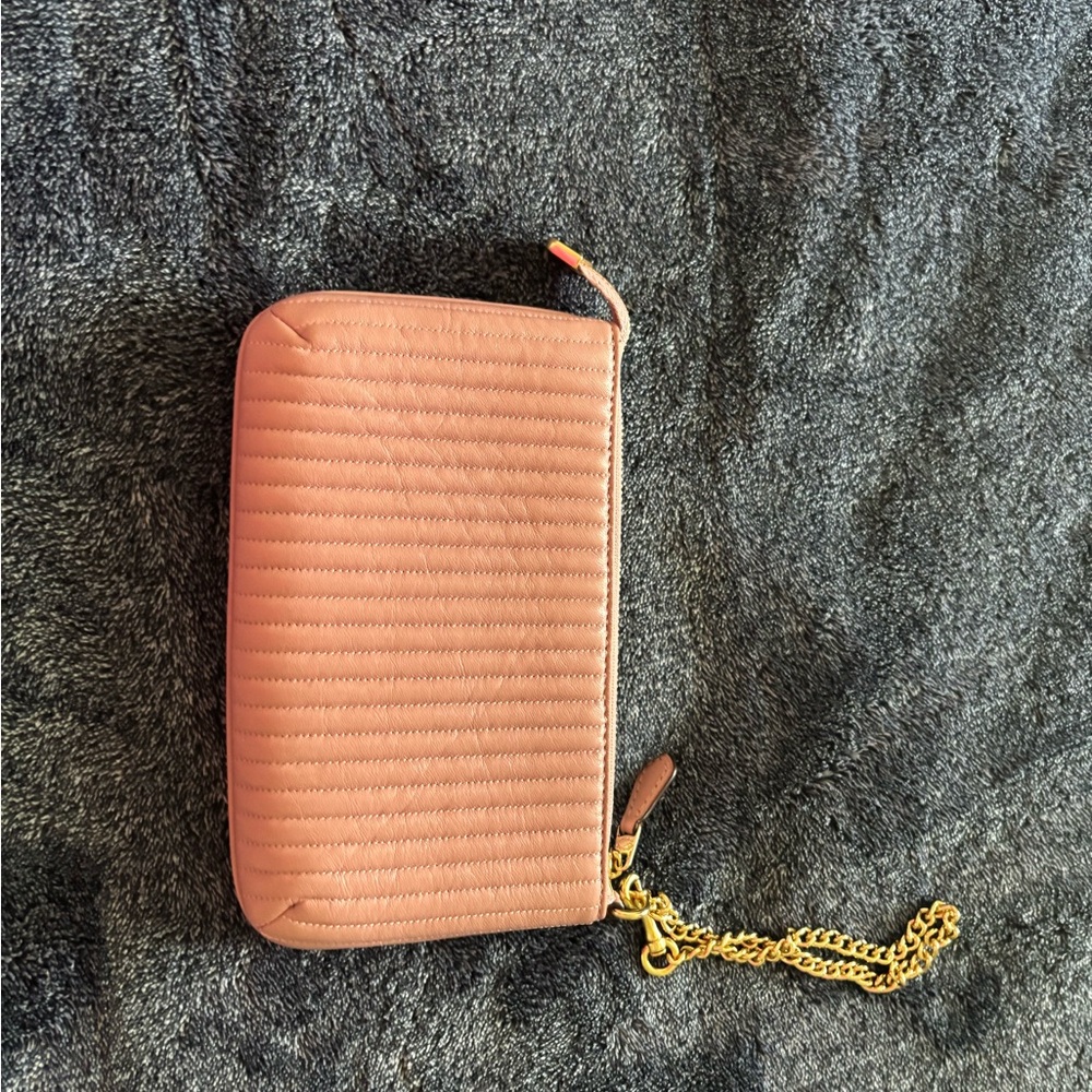 Elegant Coach Pink Quilted Clutch - Picture 4 of 4